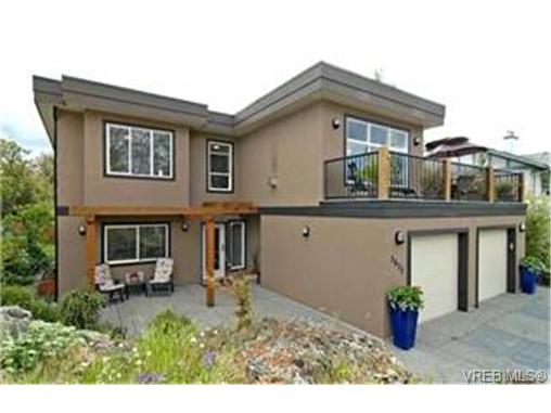Main Photo: 3025 Glasgow Street in VICTORIA: Vi Mayfair Single Family Detached for sale (Victoria) : MLS®# 229448