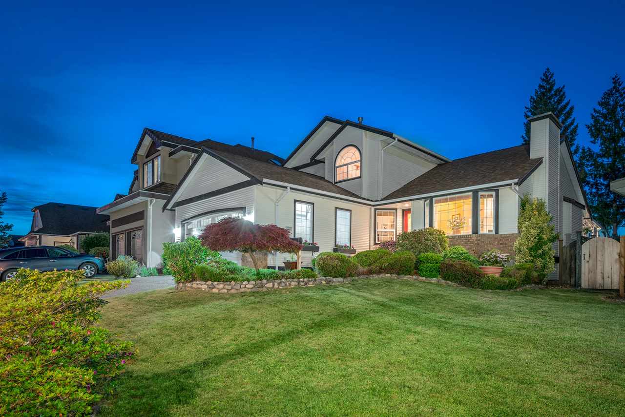 Main Photo: 10425 TAMARACK CRESCENT in Maple Ridge: Albion House for sale : MLS®# R2273494