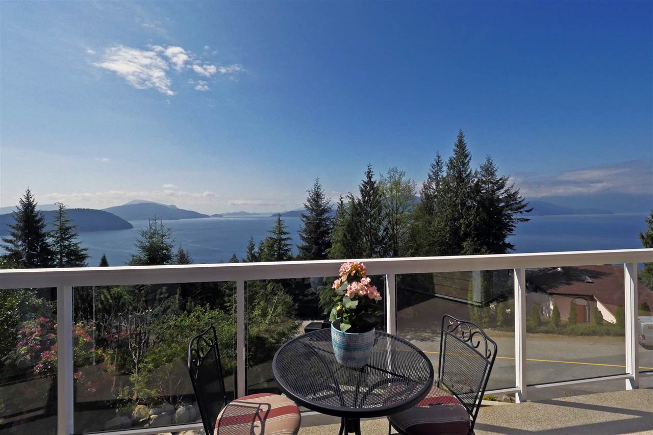 FEATURED LISTING: 255 KELVIN GROVE Way Lions Bay