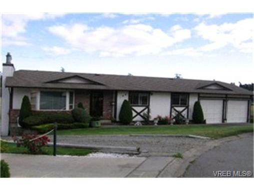 Main Photo: 108 Paddock Place in VICTORIA: VR View Royal Single Family Detached for sale (View Royal) : MLS®# 221165