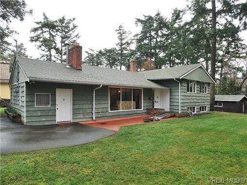 Main Photo: 3931 Tudor Avenue in VICTORIA: SE Ten Mile Point Single Family Detached for sale (Saanich East) : MLS®# 319131