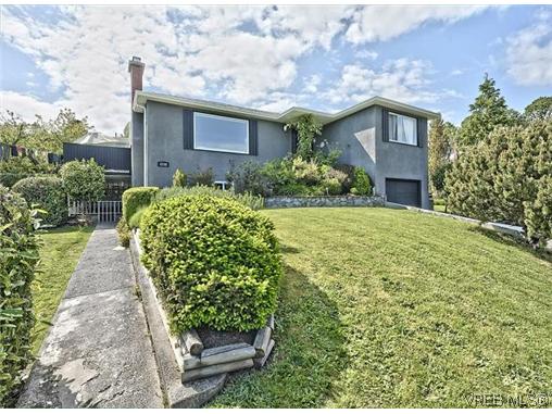 Main Photo: 3338 Wordsworth Street in VICTORIA: SE Cedar Hill Single Family Detached for sale (Saanich East) : MLS®# 323466