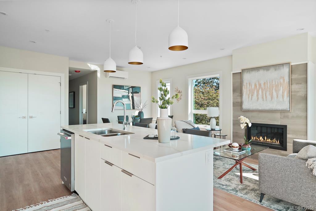 FEATURED LISTING: 3B - 835 Dunsmuir Rd Esquimalt