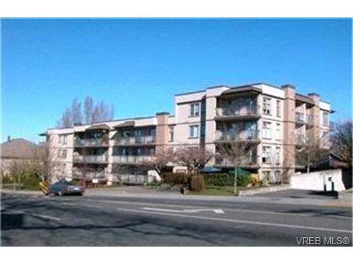 Main Photo: 408 2527 Quadra Street in VICTORIA: Vi Hillside Condo Apartment for sale (Victoria) : MLS®# 230740