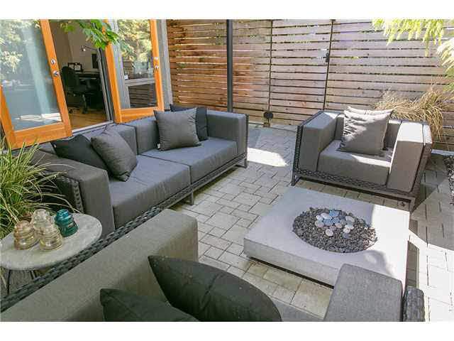 Main Photo: 2115 W 1ST AVENUE in Vancouver: Kitsilano House 1/2 Duplex for sale (Vancouver West) : MLS®# V1142221
