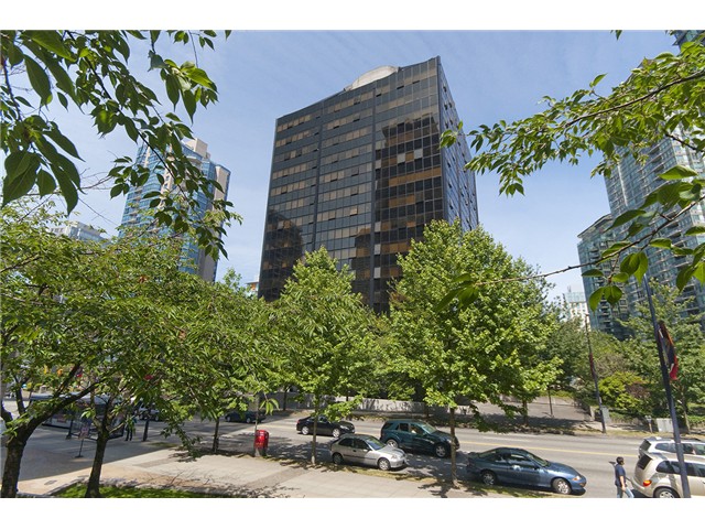 FEATURED LISTING: 1514 - 1333 GEORGIA Street West Vancouver