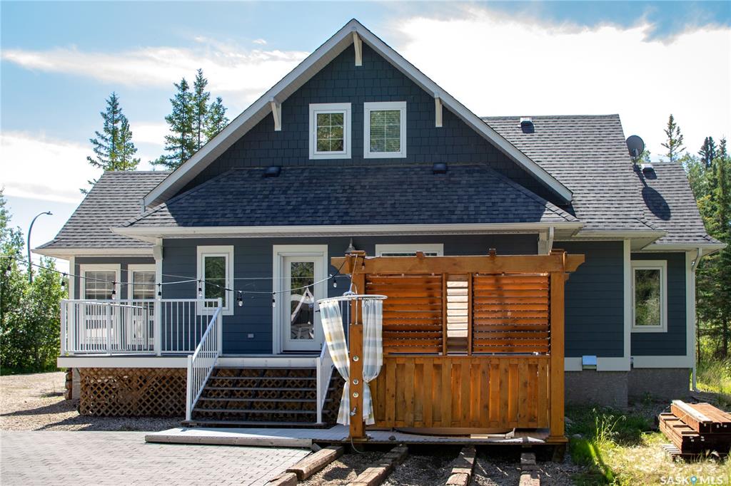FEATURED LISTING: 4 Green Bay Candle Lake