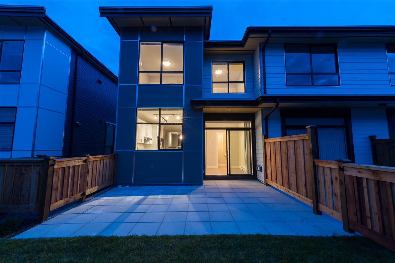 Main Photo: 38367 EAGLEWIND BOULEVARD in Squamish: Downtown SQ Townhouse for sale : MLS®# R2093553
