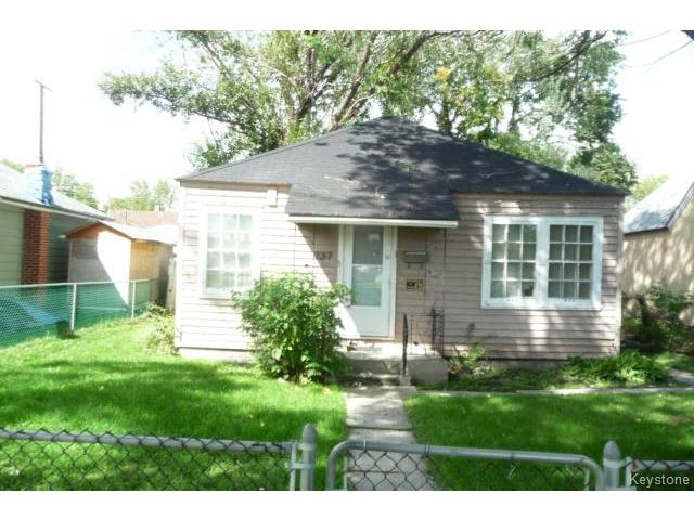 Main Photo: 757 Hector Avenue in WINNIPEG: Fort Rouge / Crescentwood / Riverview Residential for sale (South Winnipeg) : MLS®# 1421907