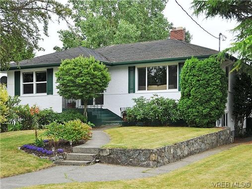 FEATURED LISTING: 2041 Allenby St VICTORIA