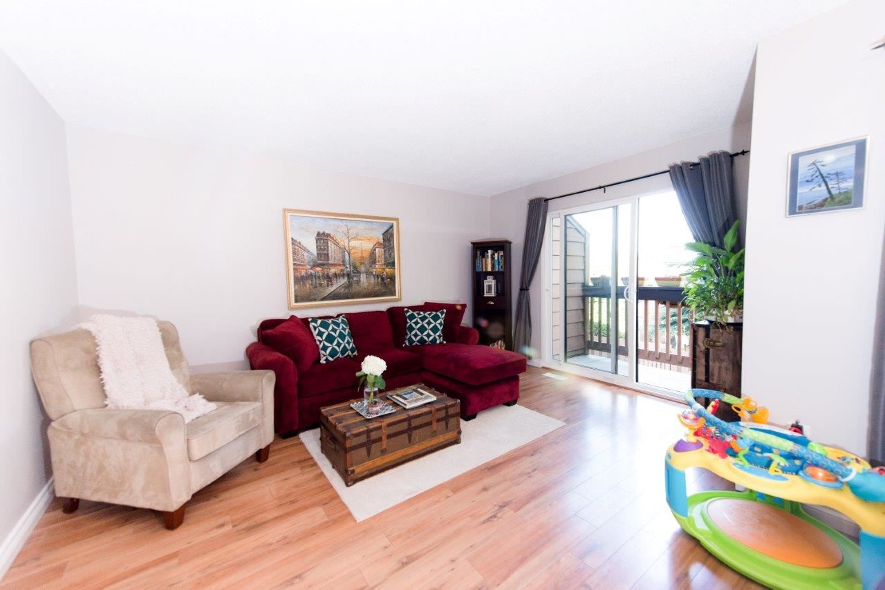 Main Photo: 210 CARDIFF WAY in Port Moody: College Park PM Townhouse for sale : MLS(r) # R2091233