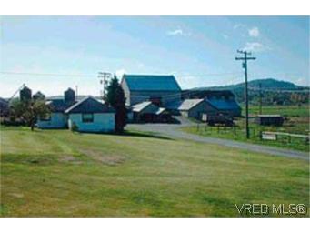 FEATURED LISTING: 2943 McIntyre Rd SAANICHTON