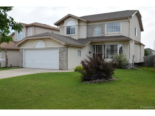Main Photo: 2 Tilstone Bay in WINNIPEG: St Vital Residential for sale (South East Winnipeg) : MLS®# 1416435