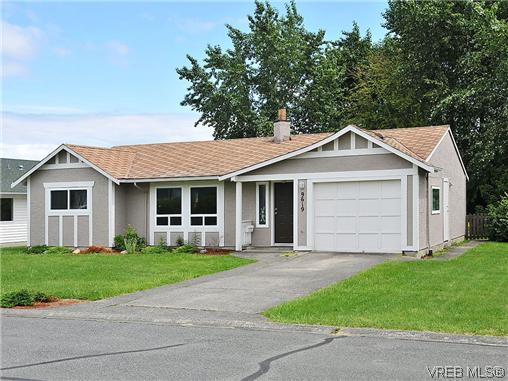 Main Photo: 9619 Barnes Place in SIDNEY: Si Sidney South-West Single Family Detached for sale (Sidney) : MLS®# 323857