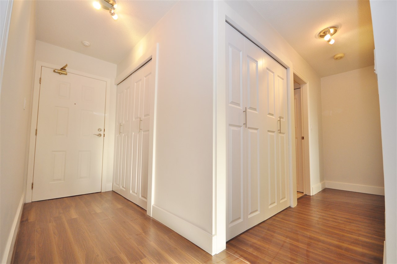 Main Photo: 202 1460 MARTIN STREET: White Rock Condo for sale (South Surrey White Rock) : MLS® # R2109567