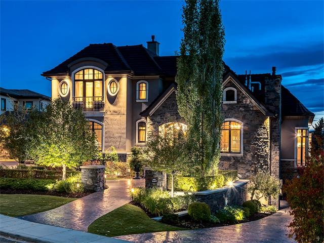 Main Photo: 2107 BRIAR CR NW in Calgary: Hounsfield Heights/Briar Hill House for sale : MLS® # C4082785