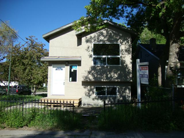 Main Photo: 198 YOUVILLE Street in WINNIPEG: St Boniface Residential for sale (South East Winnipeg) : MLS®# 1307950