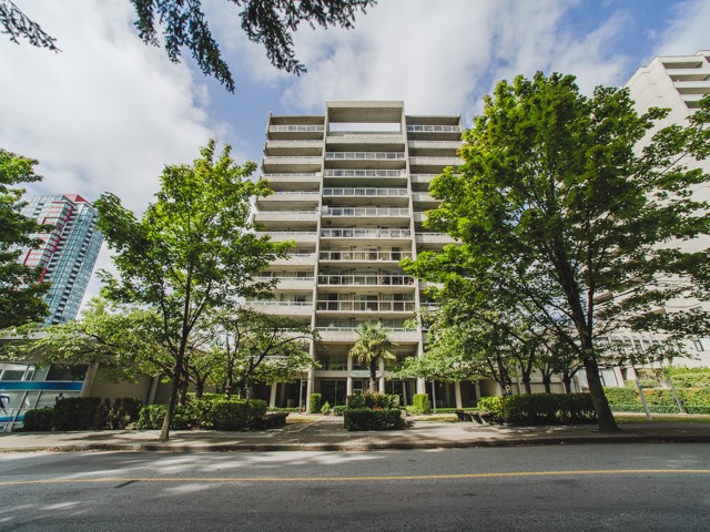 FEATURED LISTING: 1406 - 6595 BONSOR Avenue Burnaby