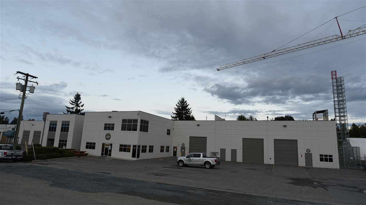 FEATURED LISTING: 2170 CARPENTER Street Abbotsford
