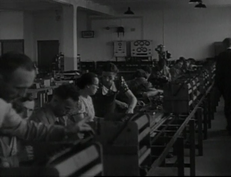 Normal_marklin-factory-floor-1945