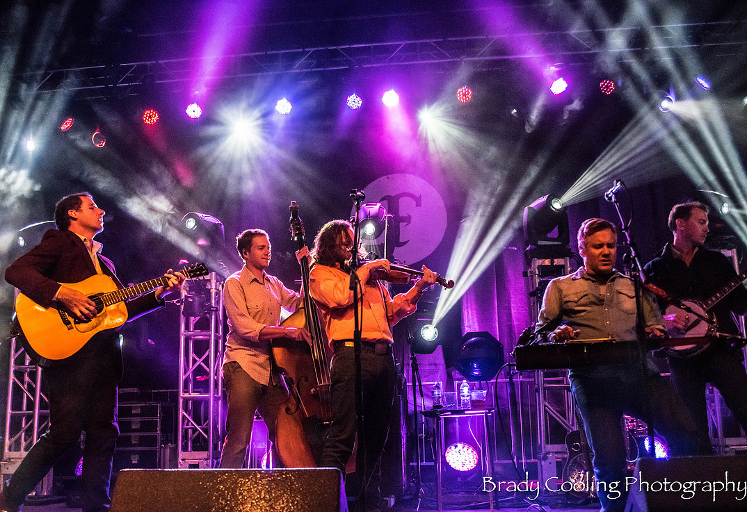Experience live music at Festi