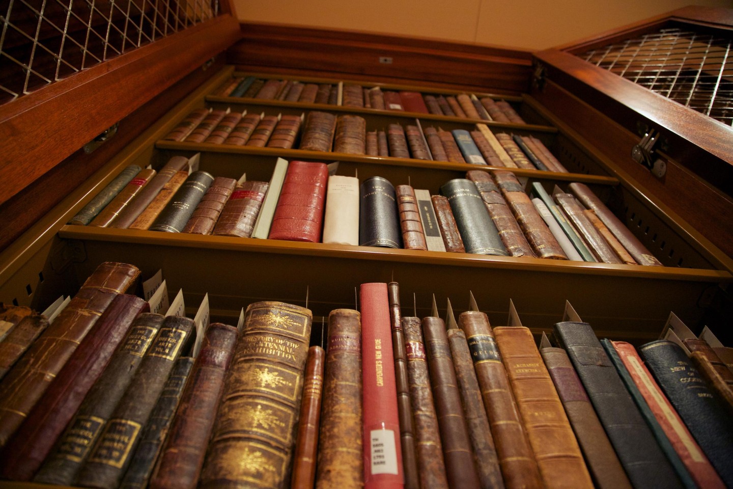 The Fred W. Smith National Library for the Study of Washington · Washington's