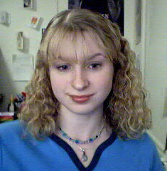 Courtney - Blonde, 2b, Wavy hair, Medium hair styles, Readers, Female hairstyle picture
