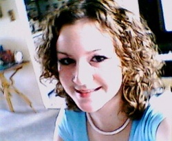 Laura - Blonde, 2b, Wavy hair, Medium hair styles, Readers, Female hairstyle picture