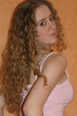 Krissy - Blonde, 2b, Wavy hair, Long hair styles, Readers, Female hairstyle picture