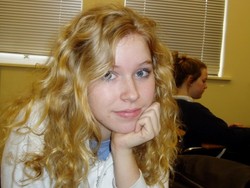 Victoria - Blonde, 2b, 3a, Wavy hair, Long hair styles, Readers, Female, Curly hair hairstyle picture