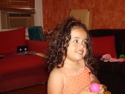 DAVANI - Brunette, Kids hair, Long hair styles, Readers, Curly hair hairstyle picture