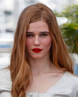 Pauline Jacquard - 2a, Redhead, Celebrities, Wavy hair, Long hair styles, Adult hair hairstyle picture