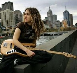 Tal Wilkenfeld, bass guitarist - Blonde, 3b, Celebrities, Long hair styles, Female, Curly hair, Adult hair hairstyle picture