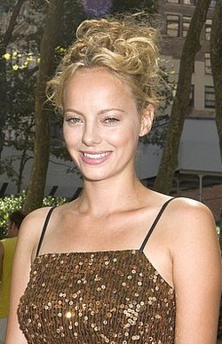 Bijou Phillips - Blonde, 2b, 3a, Celebrities, Medium hair styles, Updos, Special occasion, Female hairstyle picture