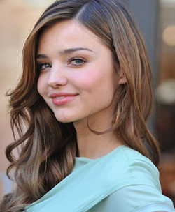 Miranda Kerr - Brunette, Celebrities, Wavy hair, Long hair styles, Styles, Female, Curly hair, Adult hair hairstyle picture