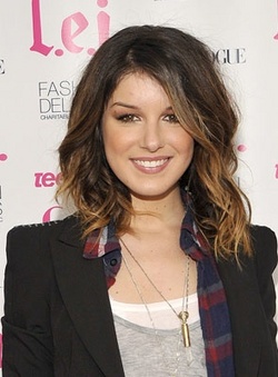 Shenae Grimes - Celebrities, Wavy hair, Medium hair styles, Long hair styles, Female hairstyle picture