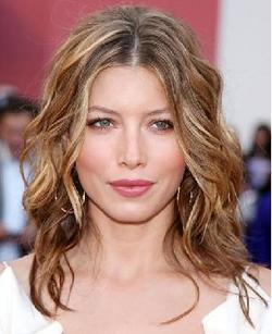 Jessica Biel - Brunette, Celebrities, Wavy hair, Medium hair styles, Female hairstyle picture