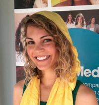 Tracey pulls off a summer scarf - Blonde, 3a, Medium hair styles, Readers, Female, Adult hair hairstyle picture
