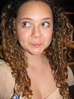 Graciiie - Brunette, Blonde, 3b, 3a, Wavy hair, Kinky hair, Long hair styles, Twist hairstyles, Summer hair, Spring hair, Fall hair, Winter hair, Readers, Styles, Curly hair, Teen hair hairstyle picture