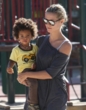 johan with mom heidi klum - Celebrities