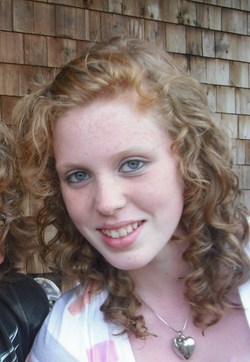Laura - Redhead, Medium hair styles, Long hair styles, Readers, Female, Curly hair, Teen hair hairstyle picture