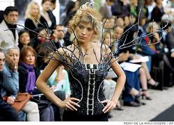 Paris Fashion Week 2009 - Brunette, 3a, Medium hair styles, Updos, Styles, Female hairstyle picture