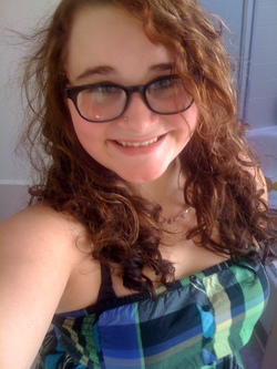 Glasses + Curly hair + Round face = Good combo - Redhead, Brunette, Long hair styles, Readers, Female, Curly hair, Adult hair hairstyle picture
