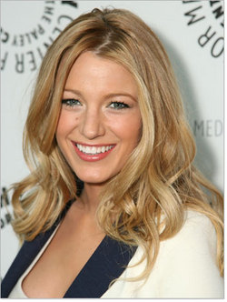 Blake Lively - Blonde, Celebrities, Wavy hair, Long hair styles, Female, Curly hair hairstyle picture