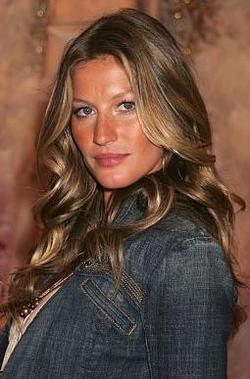 Gisele Bundchen - Brunette, Celebrities, Wavy hair, Long hair styles, Female, Curly hair hairstyle picture
