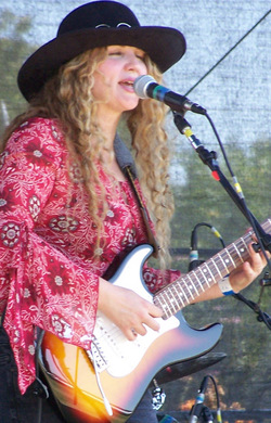 Marija K with Foxey Lady Live at the California Mid-State Rally - Redhead, Blonde, 2b, Long hair styles, Adult hair hairstyle picture