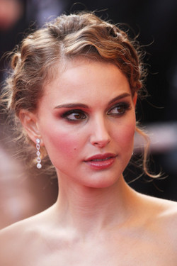 Natalie Portman - Brunette, 3a, Celebrities, Medium hair styles, Updos, Wedding hairstyles, Styles, Female, Curly hair, 2c, Formal hairstyles, 2010 Holiday Photos hairstyle picture