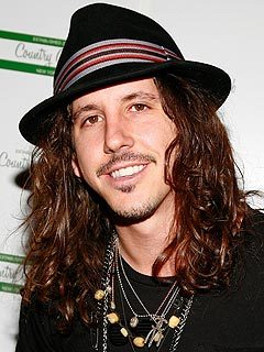 Cisco Adler - 2a, Brunette, Celebrities, Wavy hair, Male, Medium hair styles hairstyle picture