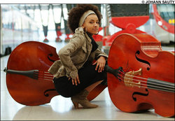 Esperanza Spalding - Brunette, 4a, Celebrities, Short hair styles, Kinky hair, Afro, Female hairstyle picture