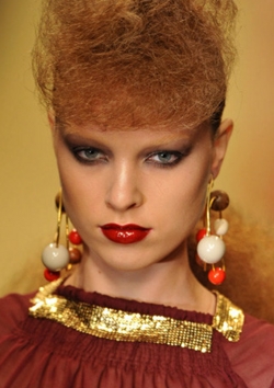 Fashion Week 09 - Louis Vuitton Collection - Redhead, 3c, Medium hair styles, Updos, Female, Fashion Week, Fall 2009 Collections hairstyle picture